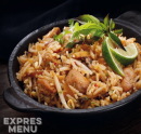 Khao Pad - smažená rýže s kuřecím masem - 1 porce